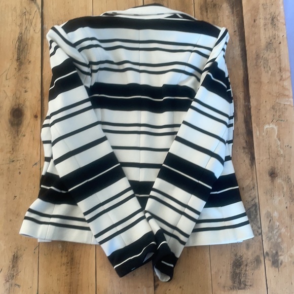 Calvin Klein woman’s blazer like new condition - Picture 4 of 4